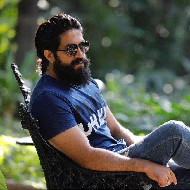 KGF 2 படத்தில் நடிக்க நடிகர் யஷ் இத்தனை கோடி சம்பளம் பெறுகிறாரா?