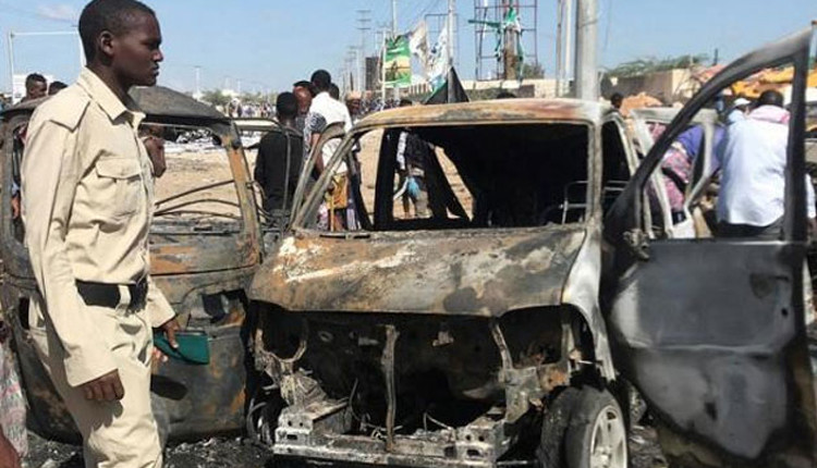 சோமாலியாவில் கார் குண்டு பயங்கர சத்தத்துடன் வெடித்து சிதறியது 20 பேர் பலி!