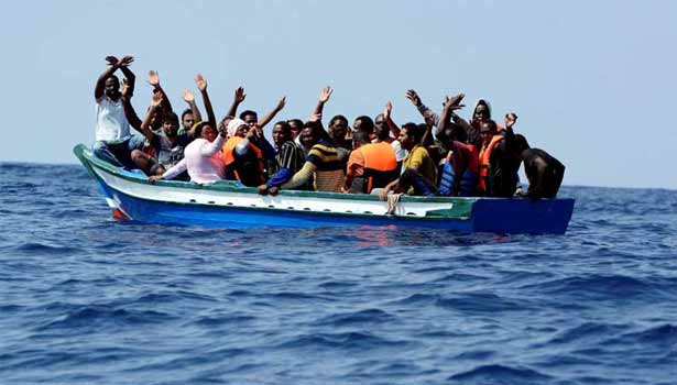 துனிசியாவில் அகதிகள் சென்ற படகு கவிழ்ந்து விபத்து - 41 பேர் பலி!