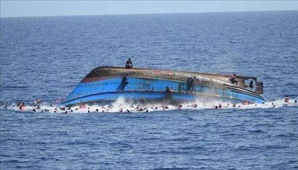 பாரம் தாங்காமல் நைஜர் நதியில் கவிழ்ந்த படகு... 156 பேரை காணவில்லை!