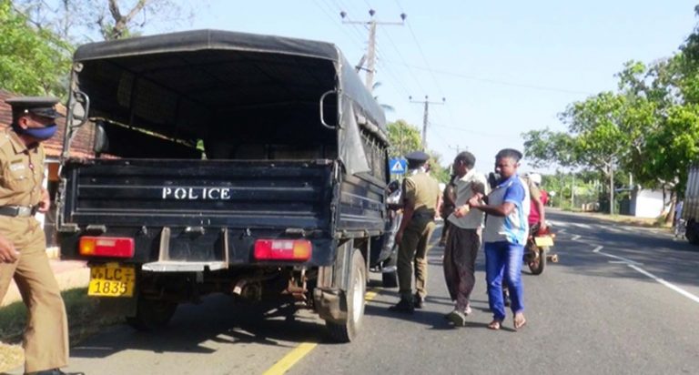 காவல் நிலையத்துக்கு அழைத்துவரப்பட்ட வாகனத்திலிருந்து பாய்ந்த நபர் உயிரிழந்தார்!