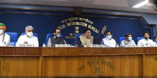 அமளி செய்த எம்.பிக்கள் மீது நடவடிக்கை தேவை: வெங்கையாவிடம் அமைச்சர்கள் வலியுறுத்தல்!