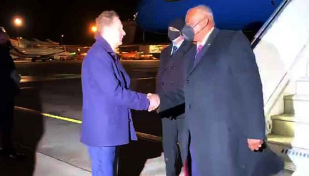 உக்ரைன் விவகாரம் - பதற்றத்திற்கு நடுவில் போலந்து சென்றார் அமெரிக்க பாதுகாப்பு செயலாளர்!