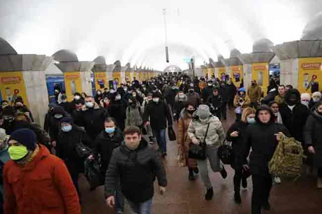 குண்டு மழை பொழியும் ரஷ்யா! நாலா புறமும் சூழப்பட்டுள்ள தெற்கு உக்ரைனின் பிராந்திய மையம்!