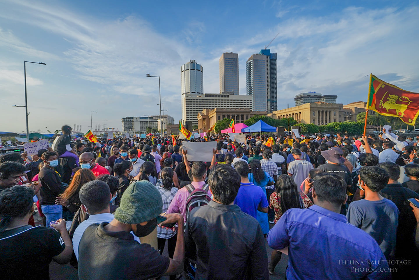 5ஆவது நாளாகவும் காலிமுகத்திடலில் மக்கள் அலை; தொடர்கின்றது போராட்டம்!