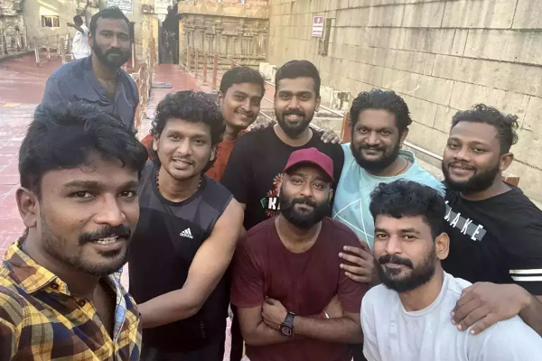 லோகேஷ் மட்டுமின்றி உதவி இயக்குநர்கள் 13 பேருக்கும் பரிசளித்த கமல்ஹாசன் !