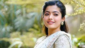 தளபதி 66ல் இப்படி ஒரு ரோலில் நடிக்கிறாரா ராஷ்மிகா! ஷாக் ஆன ரசிகர்கள்
