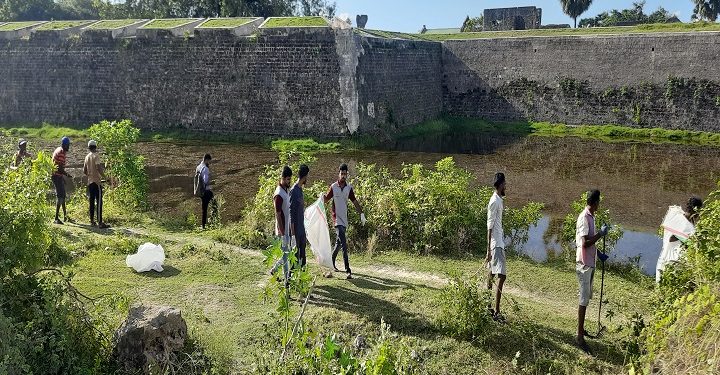 யாழ்.கோட்டை பகுதியில் துப்பரவு பணி!