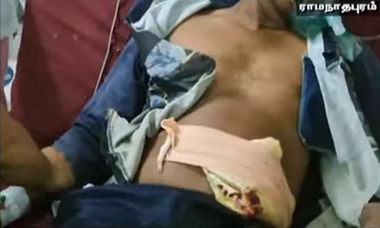 மயிலாடுதுறை மீனவர் மீது கடற்படை துப்பாக்கிச்சூடு - பரபரப்பு சம்பவம்!  