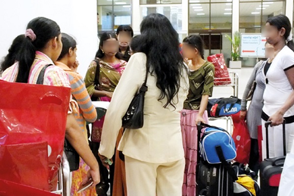 மத்திய கிழக்கு நாடுகளுக்கு செல்லும் பெண்களுக்கு இன்று முதல் இது கட்டாயம்....